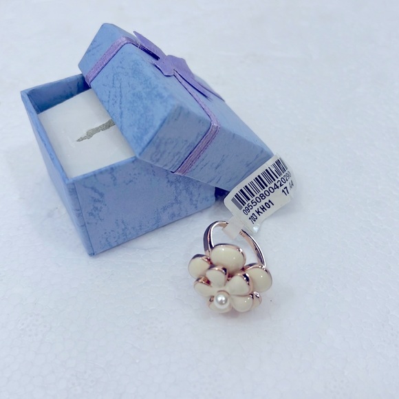 ENAMEL ROSE GOLD WHITE FLOWER RING - Picture 3 of 5